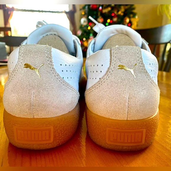 Puma Classics White with Suede Sneakers Gum Top & Bottom - Women’s Size: 8.5 - Picture 4 of 6